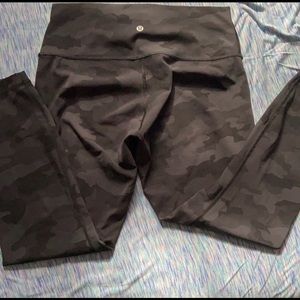 25” Inseam Wunder Under Tight Full-On Luxtreme